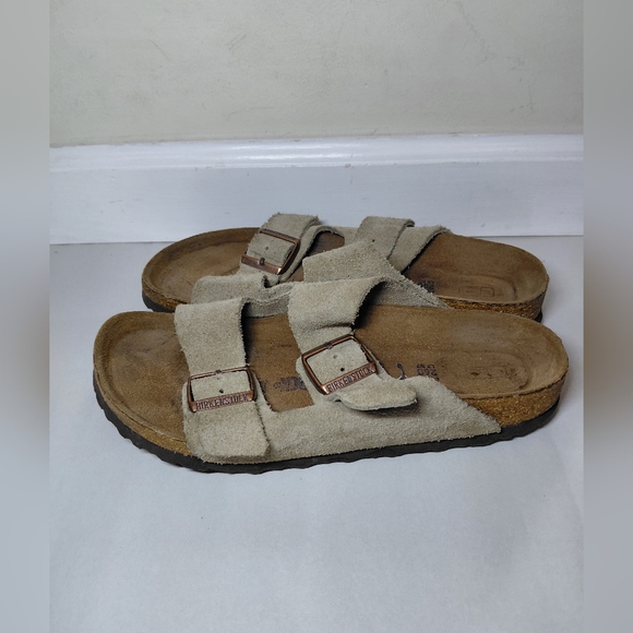 Birkenstock Shoes - Birkenstock Arizona Women Size 40/9 Us Narrow Beige Suede Sandals with Buckles